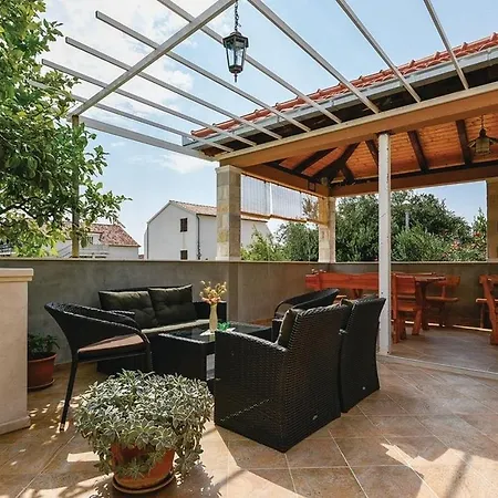 Family Friendly House With A Swimming Pool Orebic, Peljesac - 21899 Vakantiehuis *